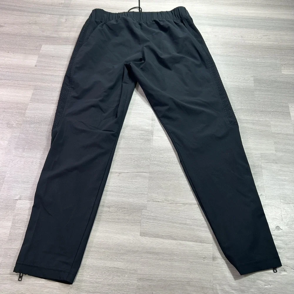 Under Armour Track Pants Mens Medium Black Woven Zip Hem Ventilated 1370428